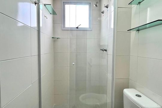 Banheiro de apartamento para alugar com 2 quartos, 43m² em Parque Industrial, Campinas