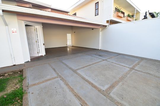 Garagem de casa para alugar com 4 quartos, 400m² em Jardim Chapadão, Campinas