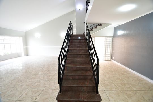 Sala de casa para alugar com 4 quartos, 400m² em Jardim Chapadão, Campinas