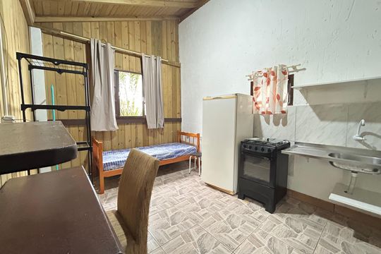 Apartamento para alugar com 1 quarto, 10m² em Córrego Grande, Florianópolis