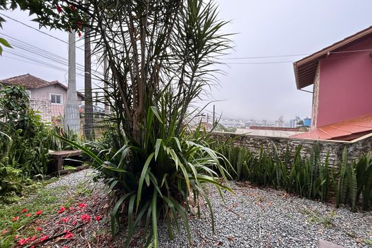 Varanda de apartamento para alugar com 1 quarto, 10m² em Córrego Grande, Florianópolis