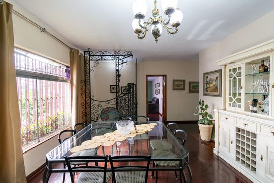 Casa para alugar com 3 quartos, 223m² em Cidade Domitila, São Paulo