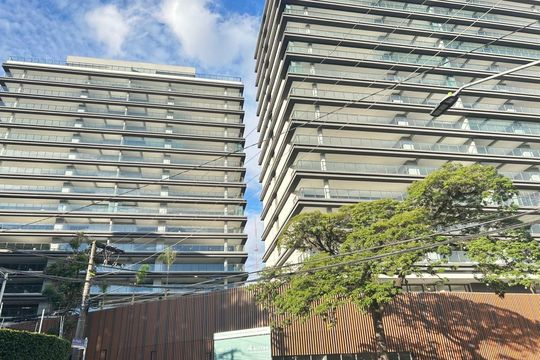 Fachada de apartamento à venda com 4 quartos, 327m² em Alto de Pinheiros, São Paulo
