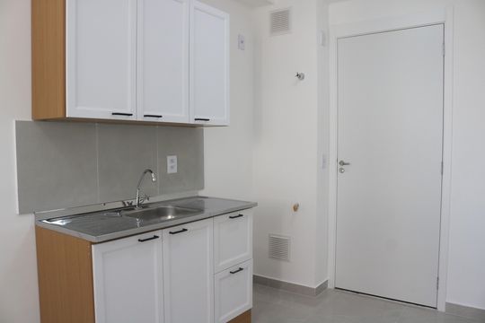 Cozinha de apartamento para alugar com 1 quarto, 24m² em Barra Funda, São Paulo