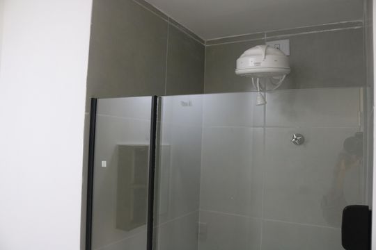 Banheiro de apartamento para alugar com 1 quarto, 24m² em Barra Funda, São Paulo