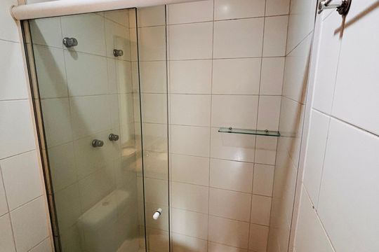 Banheiro de apartamento à venda com 3 quartos, 78m² em Alphaville Industrial, Barueri
