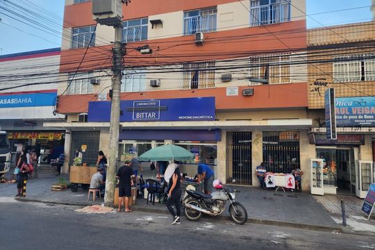Fachada de apartamento para alugar com 2 quartos, 80m² em Raul Veiga, São Gonçalo