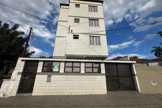 Fachada do Prédio de casa para alugar com 2 quartos, 72m² em Parque Sao Vicente, São Vicente