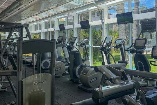 Área externa de apartamento para alugar com 1 quarto, 55m² em Barra da Tijuca, Rio de Janeiro