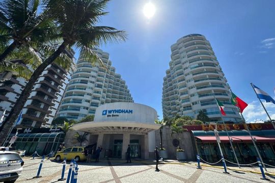 Fachada de apartamento para alugar com 1 quarto, 55m² em Barra da Tijuca, Rio de Janeiro