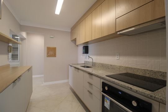 Cozinha de apartamento à venda com 2 quartos, 75m² em Indianópolis, São Paulo
