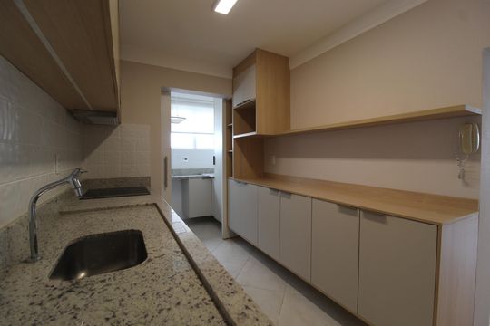 Cozinha de apartamento à venda com 2 quartos, 75m² em Indianópolis, São Paulo