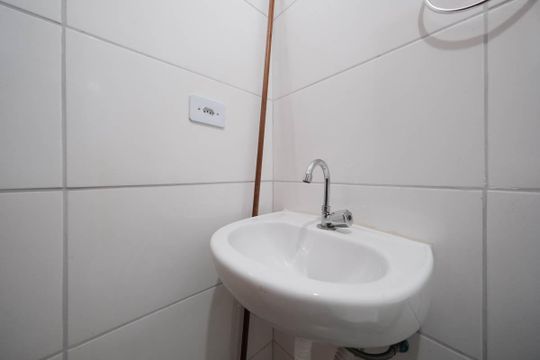 Banheiro de apartamento para alugar com 2 quartos, 45m² em Cidade Líder, São Paulo