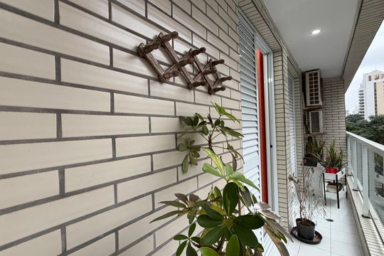Varanda  de apartamento para alugar com 2 quartos, 75m² em Gonzaga, Santos