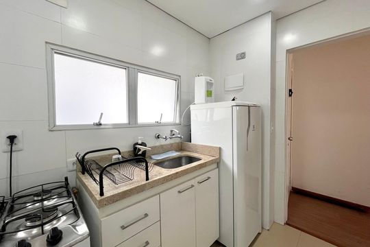 Cozinha de apartamento para alugar com 1 quarto, 55m² em Copacabana, Rio de Janeiro