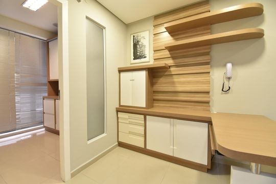 Hall de entrada de apartamento para alugar com 3 quartos, 46m² em Centro, Curitiba
