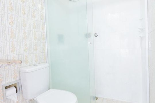 Banheiro de apartamento para alugar com 3 quartos, 70m² em Parque Cecap, Guarulhos
