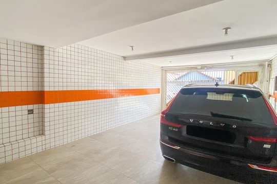 Garagem de casa para alugar com 4 quartos, 140m² em Cidade Antônio Estêvão de Carvalho, São Paulo