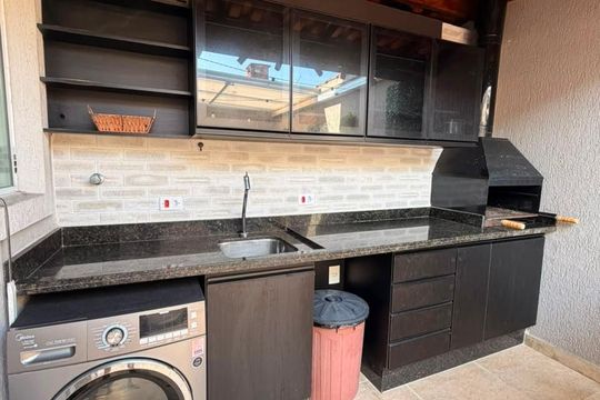 Cozinha de casa para alugar com 2 quartos, 67m² em Vilamar, Praia Grande