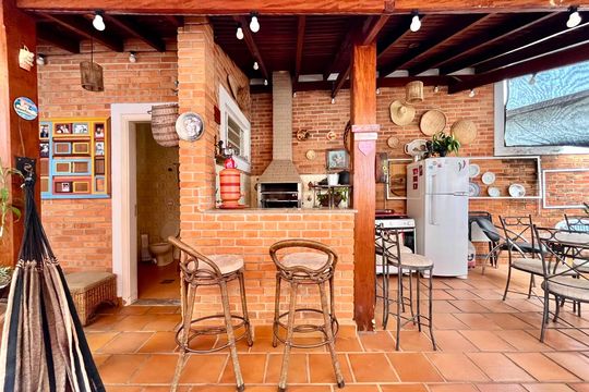 Quintal de casa à venda com 3 quartos, 232m² em Jardim Paraíso, Campinas