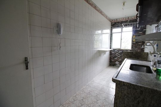 Cozinha de apartamento para alugar com 2 quartos, 52m² em Freguesia (jacarepaguá), Rio de Janeiro