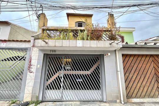 Fachada de casa para alugar com 3 quartos, 100m² em Jardim Oriental, São Paulo