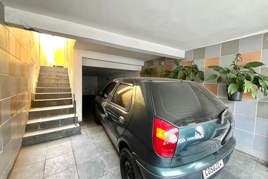 Garagem de casa para alugar com 3 quartos, 100m² em Jardim Oriental, São Paulo