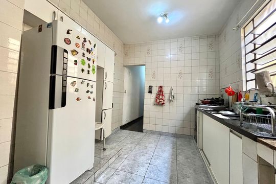 Cozinha de casa para alugar com 3 quartos, 100m² em Jardim Oriental, São Paulo