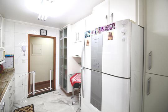 Cozinha  de apartamento à venda com 3 quartos, 77m² em Cidade Patriarca, São Paulo