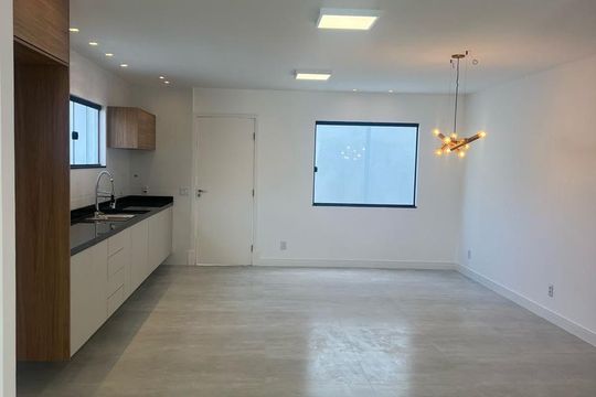 Cozinha de casa à venda com 3 quartos, 230m² em Camboinhas, Niterói
