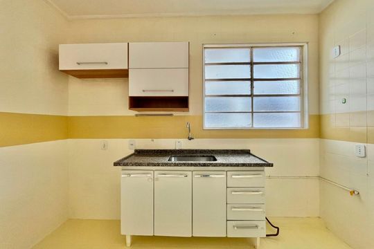 Cozinha de apartamento para alugar com 3 quartos, 83m² em Taquaral, Campinas