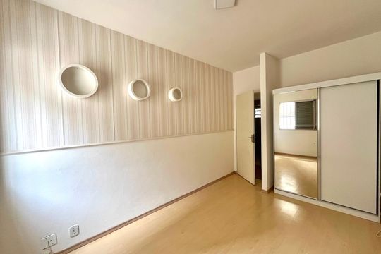 Quarto 2 de apartamento para alugar com 3 quartos, 83m² em Taquaral, Campinas