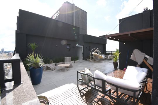 Área comum de kitnet/studio para alugar com 1 quarto, 33m² em Centro, Curitiba