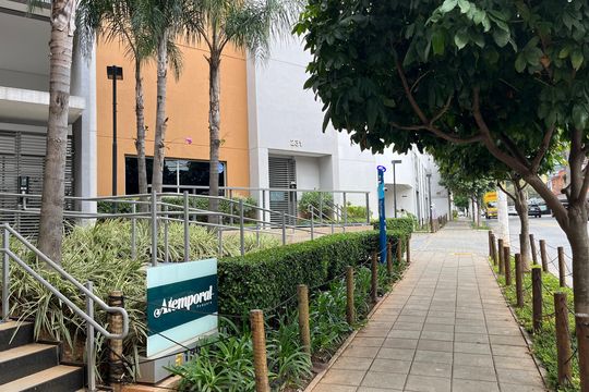 Fachada do Prédio de apartamento para alugar com 2 quartos, 70m² em Vila Romana, São Paulo