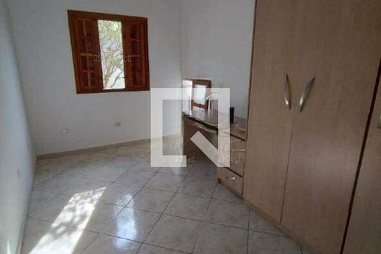 Quarto de casa para alugar com 3 quartos, 148m² em Vila Clarice, Santo André