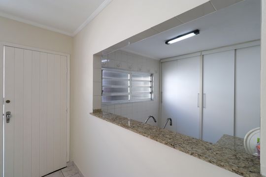 Cozinha  de casa à venda com 3 quartos, 249m² em Vila Anastácio, São Paulo
