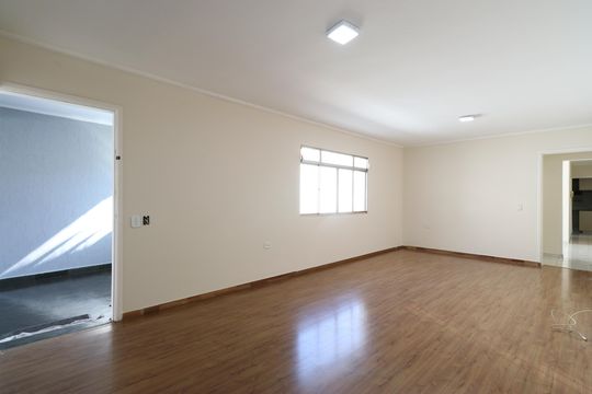Sala de casa à venda com 3 quartos, 249m² em Vila Anastácio, São Paulo