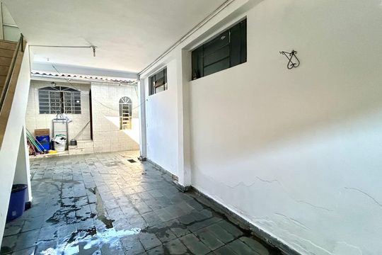 Garagem de casa à venda com 1 quarto, 175m² em Vila Nisia, Guarulhos