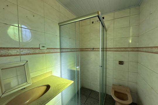 Banheiro 2 de casa à venda com 4 quartos, 260m² em Jardim Tupa, Barueri