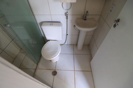 Banheiro  de apartamento para alugar com 2 quartos, 49m² em Sumarezinho, Ribeirão Preto
