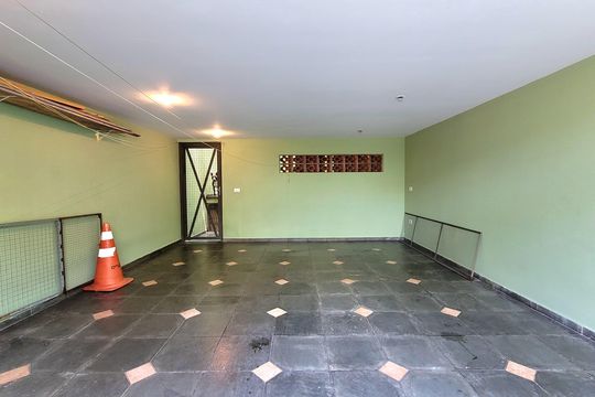 Garagem de casa à venda com 3 quartos, 220m² em Nova Petrópolis, São Bernardo do Campo
