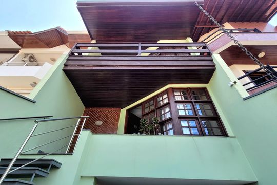 Fachada de casa à venda com 3 quartos, 220m² em Nova Petrópolis, São Bernardo do Campo