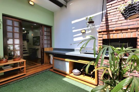 Área externa de casa à venda com 3 quartos, 220m² em Nova Petrópolis, São Bernardo do Campo