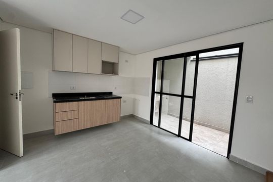 Cozinha de casa de condomínio para alugar com 2 quartos, 60m² em Pestana, Osasco