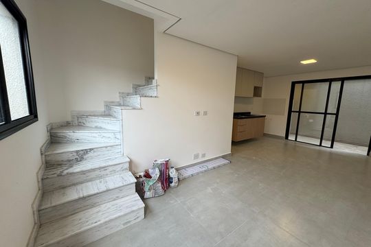 Sala de casa de condomínio para alugar com 2 quartos, 60m² em Pestana, Osasco