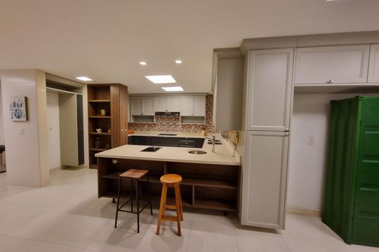 Sala/cozinha de apartamento para alugar com 3 quartos, 300m² em Leme, Rio de Janeiro