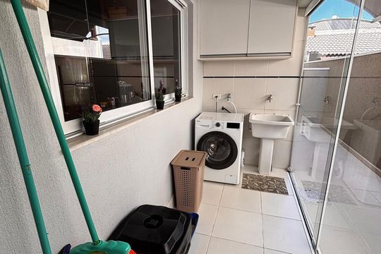 Lavanderia de casa de condomínio à venda com 3 quartos, 228m² em Morada das Flores (aldeia da Serra), Barueri