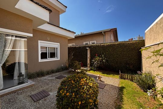 Jardim de casa de condomínio à venda com 3 quartos, 228m² em Morada das Flores (aldeia da Serra), Barueri