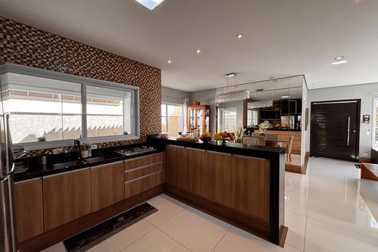 Cozinha de casa de condomínio à venda com 3 quartos, 228m² em Morada das Flores (aldeia da Serra), Barueri