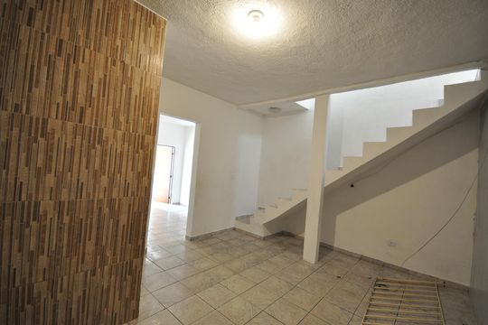 Sala de casa para alugar com 3 quartos, 100m² em Jardim Flor de Maio, São Paulo